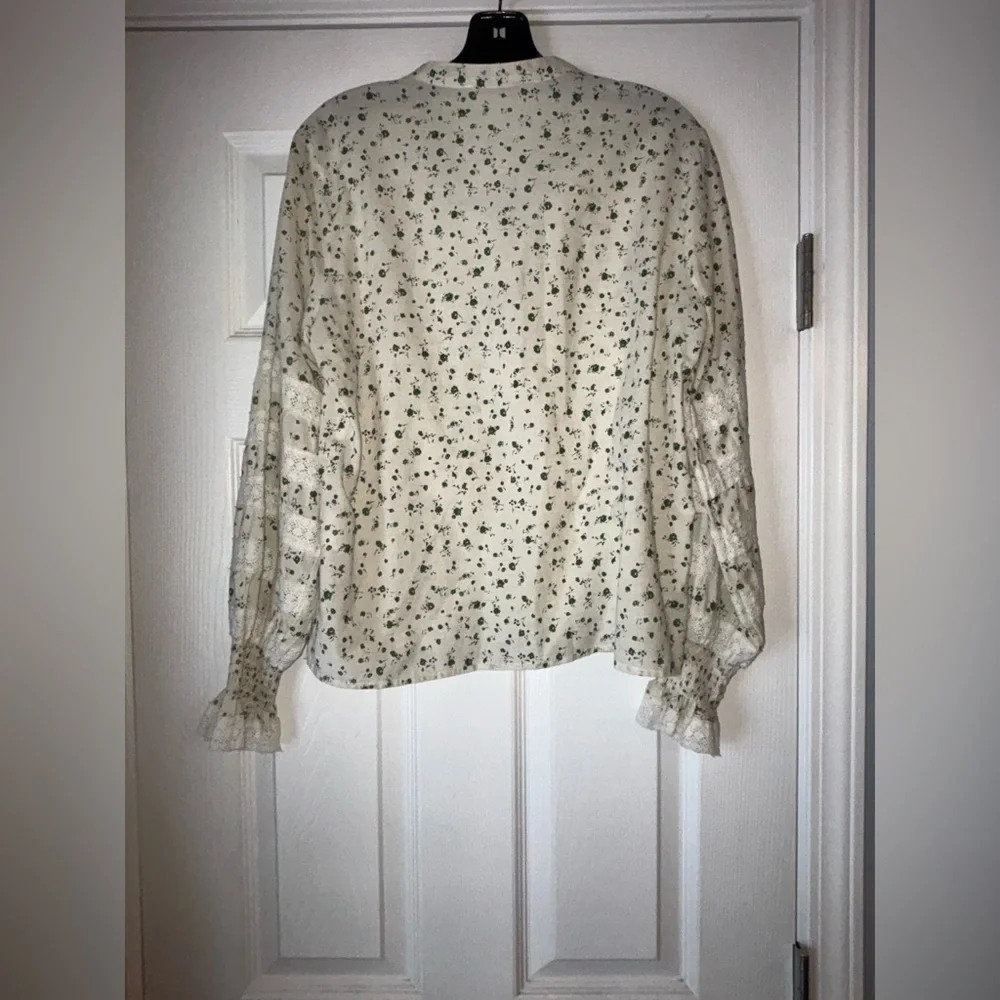The Shirt by Rochelle Behrens Cream Green Floral Print Lace Button Down Womens M - Picture 2 of 6
